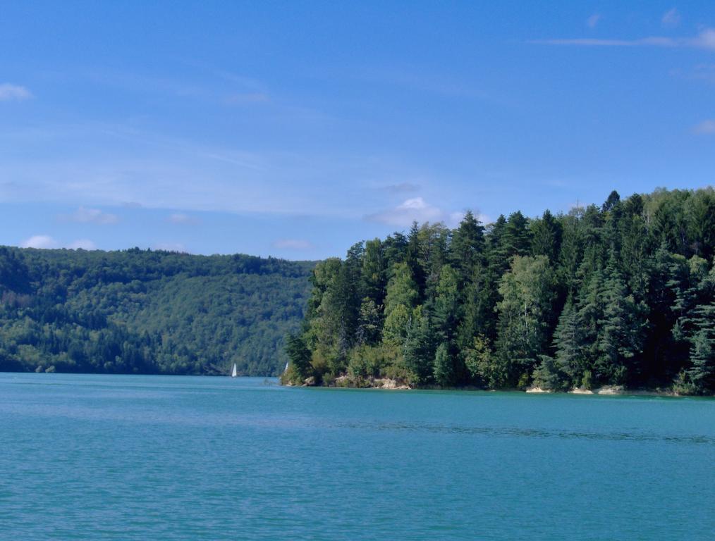 Vvf Jura Lac De Vouglans Maisod Eksteriør billede