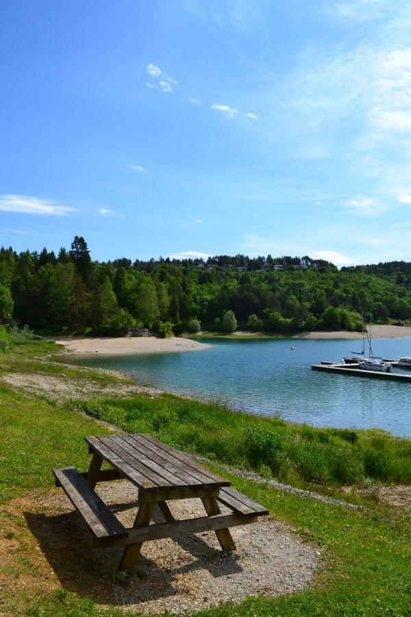 Vvf Jura Lac De Vouglans Maisod Eksteriør billede